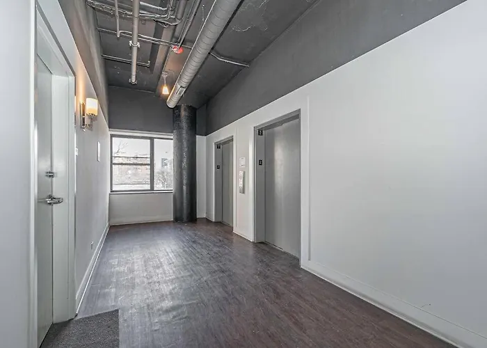 Mccormick Place 2br Stylish With Optional Parking And Gym For Up To 8 Guests Near Soldier Field And Grant Park Apartment Chicago