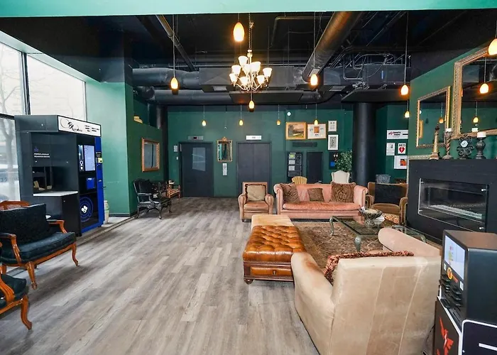 Mccormick Place 2br Stylish With Optional Parking And Gym For Up To 8 Guests Near Soldier Field And Grant Park Chicago
